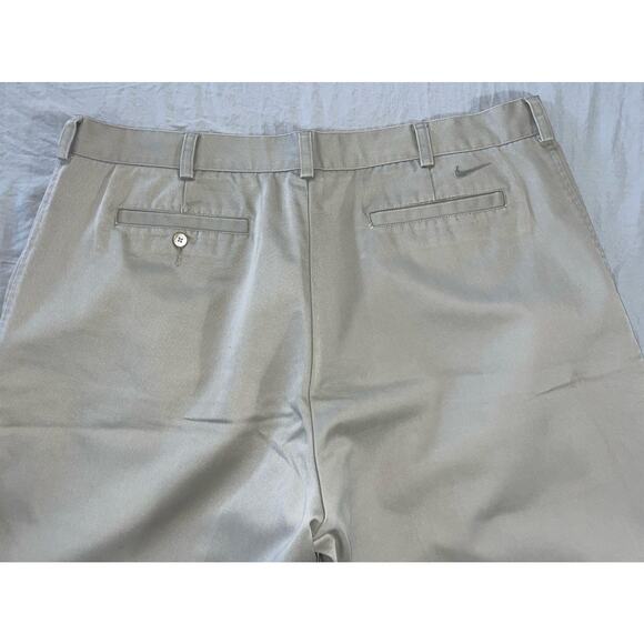 Nike 192213 Pleated Cotton Twill Chino Golf Shorts. Beige, Men's Size 38. EUC!! - Picture 5 of 5